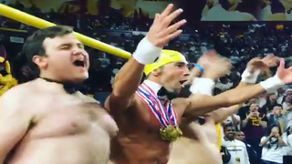 Speedo-Clad Michael Phelps Helps Distract Oregon State Free Throw Shooter